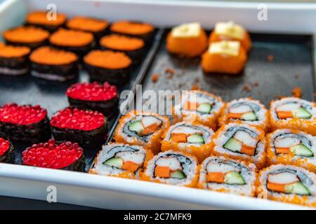 Genießen Sie die verschiedenen Arten von Street Food in Nord-Thailand Stockfoto