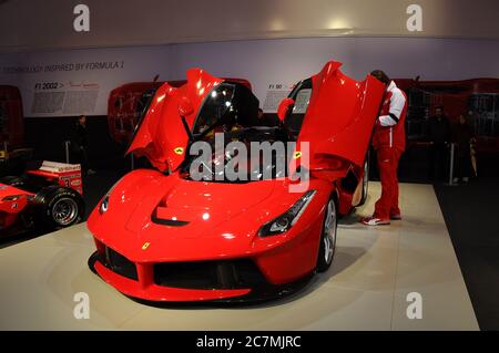 MUGELLO, IT, November 2013: Ferrari La Ferrari auf dem Kurs Mugello während des Finali Mondiali Ferrari 2013. Italien. Stockfoto