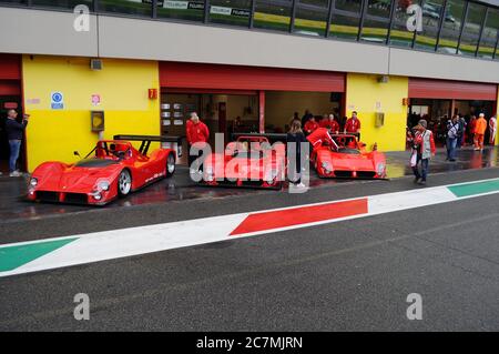 MUGELLO, IT, November 2013: Ferrari 333SP auf dem Kurs von Mugello während des Finali Mondiali Ferrari 2013 in Mugello. italien. Stockfoto