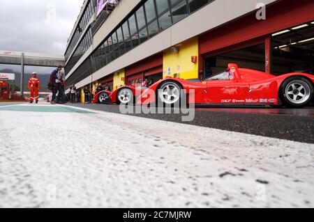 MUGELLO, IT, November 2013: Ferrari 333SP auf dem Kurs von Mugello während des Finali Mondiali Ferrari 2013 in Mugello. italien. Stockfoto