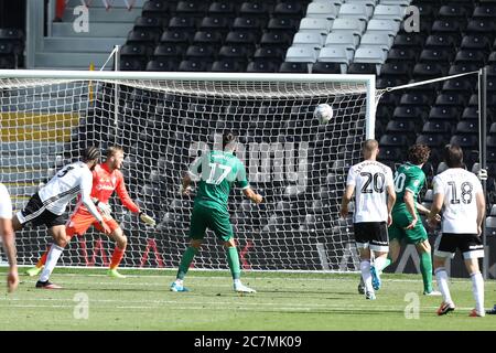 Craven Cottage, London, Großbritannien. Juli 2020. English Championship Football, Fulham gegen Sheffield Mittwoch; Jacob Murphy von Sheffield Mittwoch Punkte für 4-3 in der 89. Minute Kredit: Action Plus Sports/Alamy Live News Stockfoto