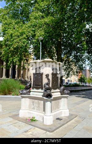 Leerer Sockel im Stadtzentrum von Bristol, früher Sitz einer Statue des Sklavenhändlers Edward Colston Stockfoto