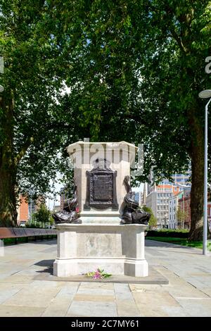 Leerer Sockel im Stadtzentrum von Bristol, früher Sitz einer Statue des Sklavenhändlers Edward Colston Stockfoto