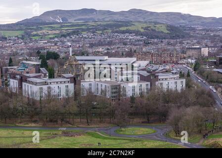 Luftaufnahme vom Holyrood Park in Edinburgh, der Hauptstadt von Schottland, Teil von Großbritannien Stockfoto