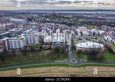 Luftaufnahme vom Holyrood Park in Edinburgh, der Hauptstadt von Schottland, Teil von Großbritannien Stockfoto