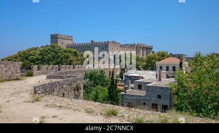 Der Palast des Großmeisters der Ritter von Rhodos, Griechenland Europa. Blick von den Mauern des Palastes der Großmeister Stockfoto