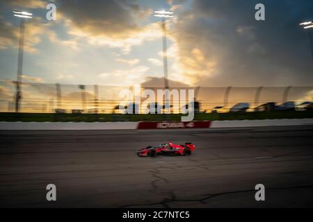 Newton, Iowa, USA. Juli 2020. ALEX PALOU (R) (55) aus Barcelona, Spanien, fährt während des Rennens für die Iowa INDYCAR 250 auf dem Iowa Speedway in Newton, Iowa, durch die Kurven. Quelle: Walter G Arce SR Grindstone Medi/ASP/ZUMA Wire/Alamy Live News Stockfoto