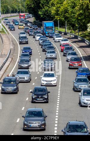 Brighton UK 18. Juli 2020: Staus auf der A23 kommen am Samstagmorgen nach Brighton. Stockfoto