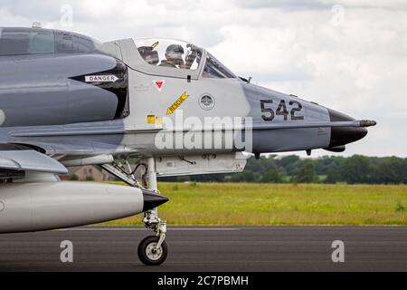 JAGEL, Deutschland - May 13, 2019: Entdeckung der Luftverteidigung Douglas A-4 Skyhawk fighter Jet plane das Rollen nach der Landung auf Fliegerhorst Jagel. Stockfoto