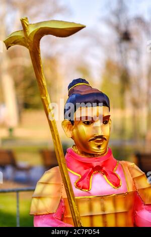Belgrad / Serbien - 15. Februar 2020: Terrakotta Krieger chinesischen Mond Neujahrsdekorationen in Belgrad Festung Kalemegdan Park in Belgrad, Hauptstadt Stockfoto