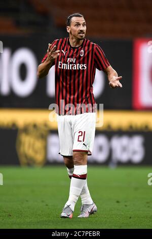 MAILAND, ITALIEN - 18. Juli 2020: Zlatan Ibrahimovic vom AC Mailand Gesten während der Serie A Fußballspiel zwischen AC Mailand und Bologna FC. AC Mailand gewann 5-1 gegen den FC Bologna. (Foto von Nicolò Campo/Sipa USA) Stockfoto