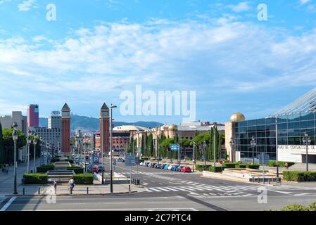 Barcelona, Spanien-September 2017: Venezianische Türme auf der Avinguda De La Reina Maria Cristina Stockfoto