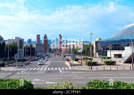 Barcelona, Spanien-September 2017: Venezianische Türme auf der Avinguda De La Reina Maria Cristina Stockfoto