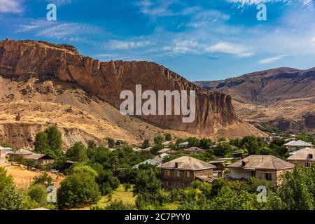 Heilige Mutter Gottes Kirche in Areni Kotayk Landschaft Berge Wahrzeichen von Armenien Osteuropa Stockfoto