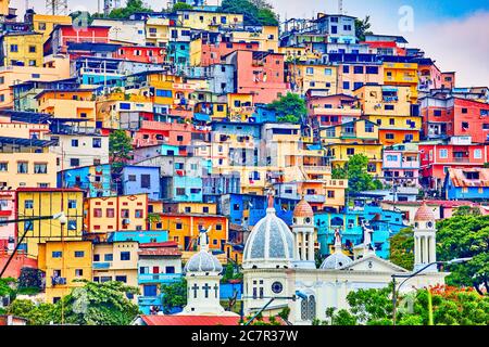 Bunte Häuser von Las Penas auf santa Anna Hügel Bezirk Wahrzeichen von Guayaquil Ecuador in Südamerika Stockfoto