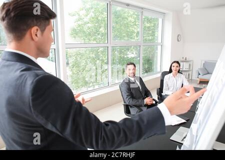Business Leute, die im Büro Stockfoto