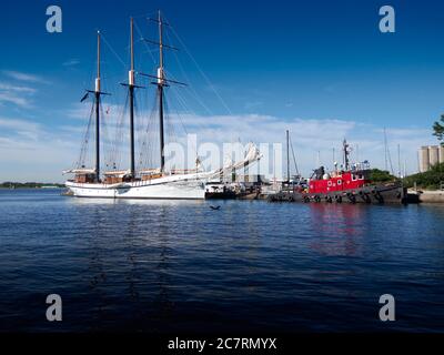 Die Schooner, Empire Sandy, Vor Anker In Toronto, Kanada. Stockfoto