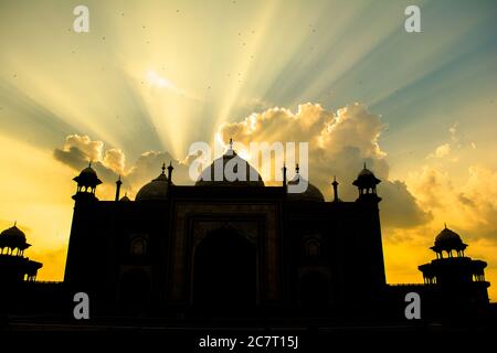 Das Gitter Taj Mahal von Indien wurde von Shah Jahan im Jahr 1631 in Auftrag gegeben Stockfoto