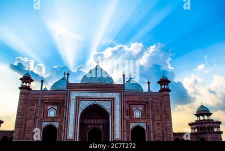 Das Gitter Taj Mahal von Indien wurde von Shah Jahan im Jahr 1631 in Auftrag gegeben Stockfoto