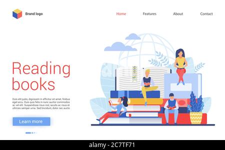Menschen lesen Bücher Vektor Illustration. Cartoon Wohnung kleine Studentengruppe von Zeichen lesen, junge Leser studieren, sitzen auf Stapel von Büchern in der Universität oder Schulbibliothek. Design der Benutzeroberfläche Stock Vektor