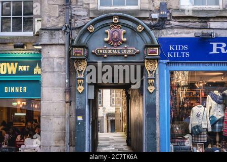 Tweeddale Court Aisle von der High Street aus gesehen, Teil der Royal Mile in Edinburgh, Hauptstadt von Schottland, Teil von Großbritannien Stockfoto