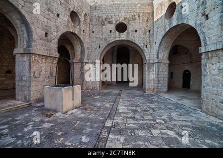 Fort Lovrijenac - St. Lawrence Festung Innenraum in Dubrovnik, Kroatien Stockfoto