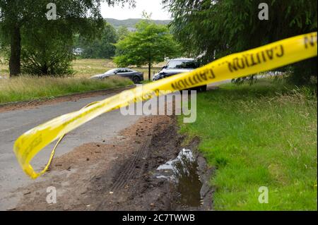 Loch Lomond und Trossachs National Park, Schottland, Großbritannien. 19. Juli 2020 im Bild: Der Duke’s Pass um Loch Achray in den Trossachs wurde von der Polizei wegen Bedenken wegen Staus und „gefährlicher Parkplätze“ auf der neu eröffneten Heart 200 Route geschlossen. der rat von Stirling arbeitet daran, bald einen dauerhaften, klaren Weg für diesen Straßenabschnitt zu schaffen, um die Straße durch Verkehrsregulierung sicherer zu machen. Bedenken wurden über die relativ schlechte Straßenzustand erhoben, aber rat Bosse gingen trotzdem Sichtung kommerziellen Gewinn für die Gegend. Quelle: Colin Fisher/Alamy Live News. Stockfoto