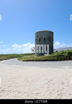 Jaonneguse Bay, Loophole Tower, Guernsey Channel Islands Stockfoto