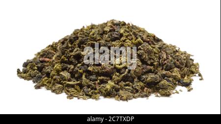 Haufen von Premium-grünen Tee auf weiß isoliert. Stockfoto