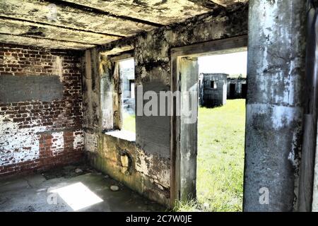 Altes verlassenes Gebäude mit zerstörten Mauern in Halifax, Nova Scotia, Kanada Stockfoto