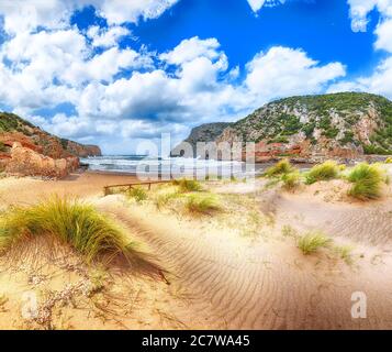 Reizvolle Aussicht auf den Strand Cala Domestica mit herrlichen Sanddünen. Lage: Buggerru, Süd-Sardinien, Italien Europa Stockfoto