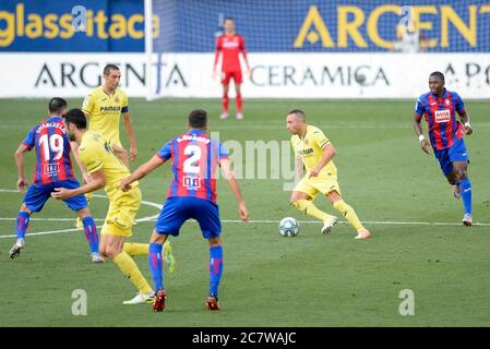 FUSSBALL - VILLARREAL VS EIBAR Santi Cazorla in Aktion während der spanischen Liga, La Liga, Fußballspiel zwischen Villarreal und Eibar am 19. juli 2020 im Ceramica Stadion in Castellon, Spanien. Foto: Xisco Navarro Quelle: CORDON PRESS/Alamy Live News Stockfoto