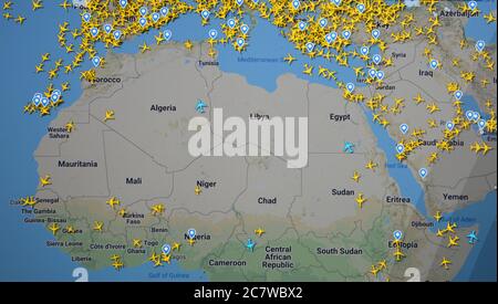 Flugverkehr über Nord- und Zentralafrika (19. juli 2020, UTC 17.25 im Internet mit Flightradar 24-Standort, während der Coronavirus-Pandemie Stockfoto