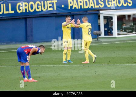 FUSSBALL - VILLARREAL VS EIBAR Santi Cazorla, Bruno Soriano in Aktion während der spanischen Liga, La Liga, Fußballspiel zwischen Villarreal und Eibar am 19. juli 2020 im Ceramica Stadion in Castellon, Spanien. Foto: Xisco Navarro Quelle: CORDON PRESS/Alamy Live News Stockfoto