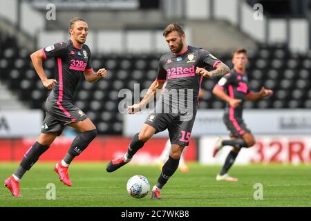 Stuart Dallas (15) aus Leeds United Stockfoto