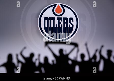 TORONTO, KANADA, 17. JULI: Edmonton OilersFans Silhouette. Crowd feiert und unterstützt das NHL Hockey Team. Sport Foto, bearbeiten Raum Stockfoto