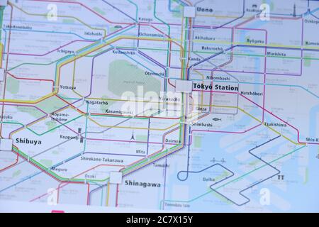 Tokyo U-Bahn-Karte auf Smartphone-Bildschirm. Stockfoto