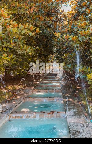 Schöne Brunnen der Jardins de Joan Maragall in Barcelona, Spanien Stockfoto