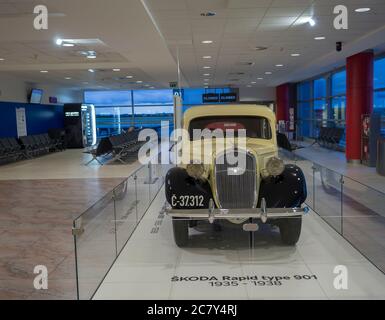Tschechische republik, Prag, 23. Juni 2018: Skoda Rapid Typ 901 auf dem Prager Flughafen, Mittelklasse-Auto, das in der Tschechoslowakei von Skoda hergestellt wurde Stockfoto