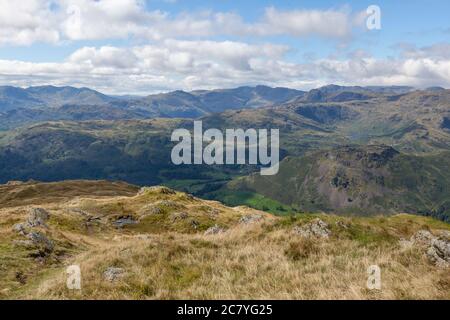 Blick auf die zentralen Seenlandschaft Fells von Stone Arthur, einem prominenten Felsen und Aussichtspunkt über Grasmere Stockfoto