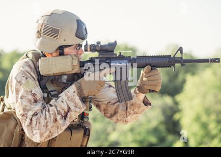 US-Marines in der Wüste in der Nähe der blockpost Stockfoto