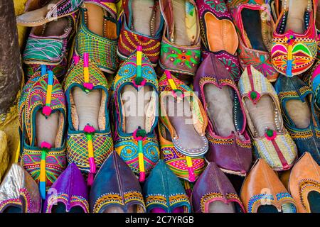 Handgemachte Punjabi Jutti von Surajkund Handwerksmesse Stockfoto