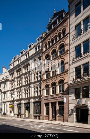 Schräge Ansicht der Haupt- (Süd-) Höhe mit Blick nach Nordwesten mit benachbarten Gebäuden südlich des Shanghai Commercial Bank Gebäudes. 65 Cornhill - Stockfoto