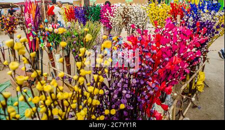 Bunte Papierblumen von Surajkund Handwerksmesse Stockfoto