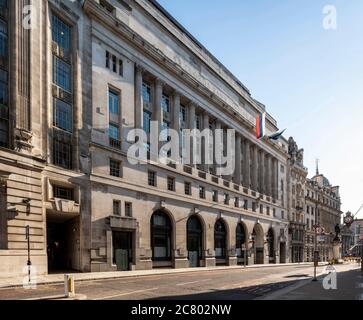 Schräge horizontale Ansicht der Nordhöhe, Blick südwestlich von Cornhill, zu einem Cornhill und Mansion House. Die Bankenhalle - der historische Bezirk Stockfoto