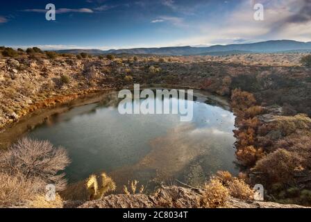 Montezuma Brunnen, natürliches Kalksteinloch, Sonoran Wüste nahe Camp Verde, Arizona, USA Stockfoto