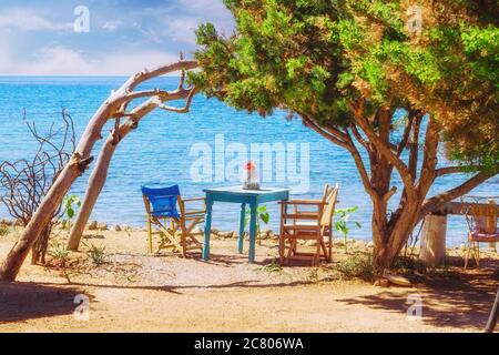 Romantische Szene am Strand von Dafni, Insel Zakynthos, Griechenland Stockfoto