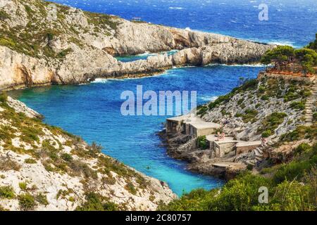 Der felsige Strand Porto Limnionas auf der Insel Zakynthos, Griechenland Stockfoto