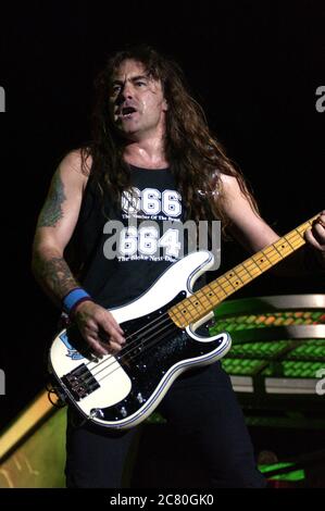 Italien Imola 15. Juni 2003 : Steve Harris Bassist des Iron Maiden während des Konzerts beim Heineken Jammin Festival 2003 Stockfoto