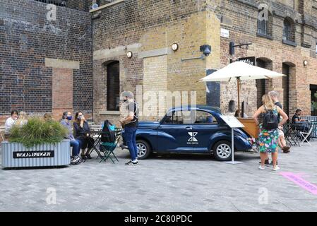 Wolf & Badger Restaurant nach Covid-Safe Maßnahmen in CDY in Kings Cross, North London, Großbritannien Stockfoto